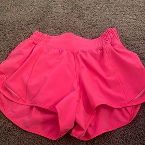 Hotty Hot Low-Rise Lined Short 2.5" Lip Gloss